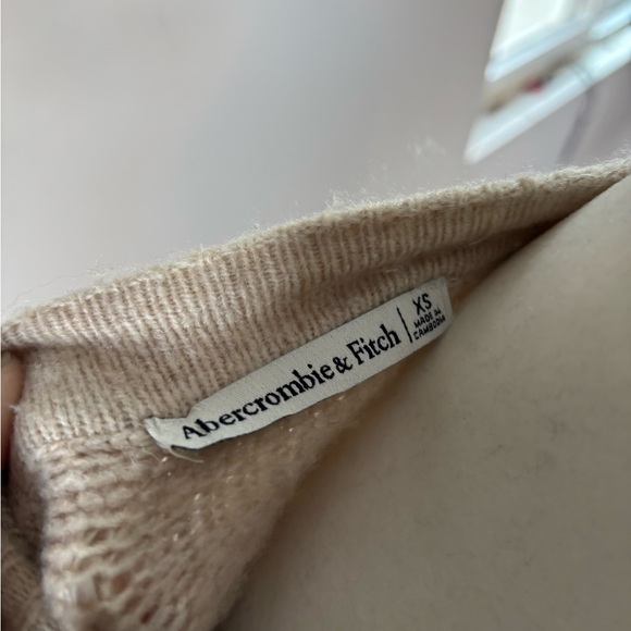 Abercrombie & Fitch Cream Crewneck Button Cardigan - Picture 3 of 4